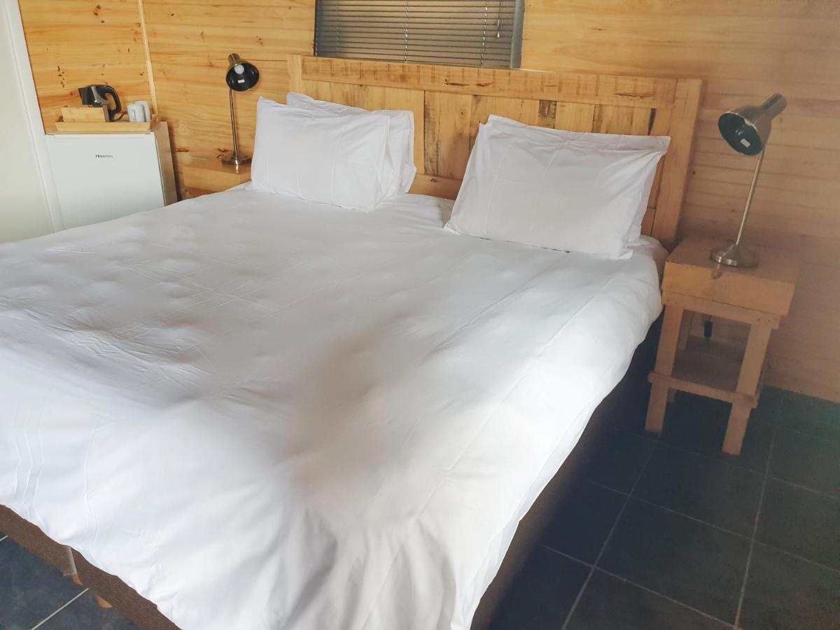 Lungile Backpackers Lodge Humewood Экстерьер фото