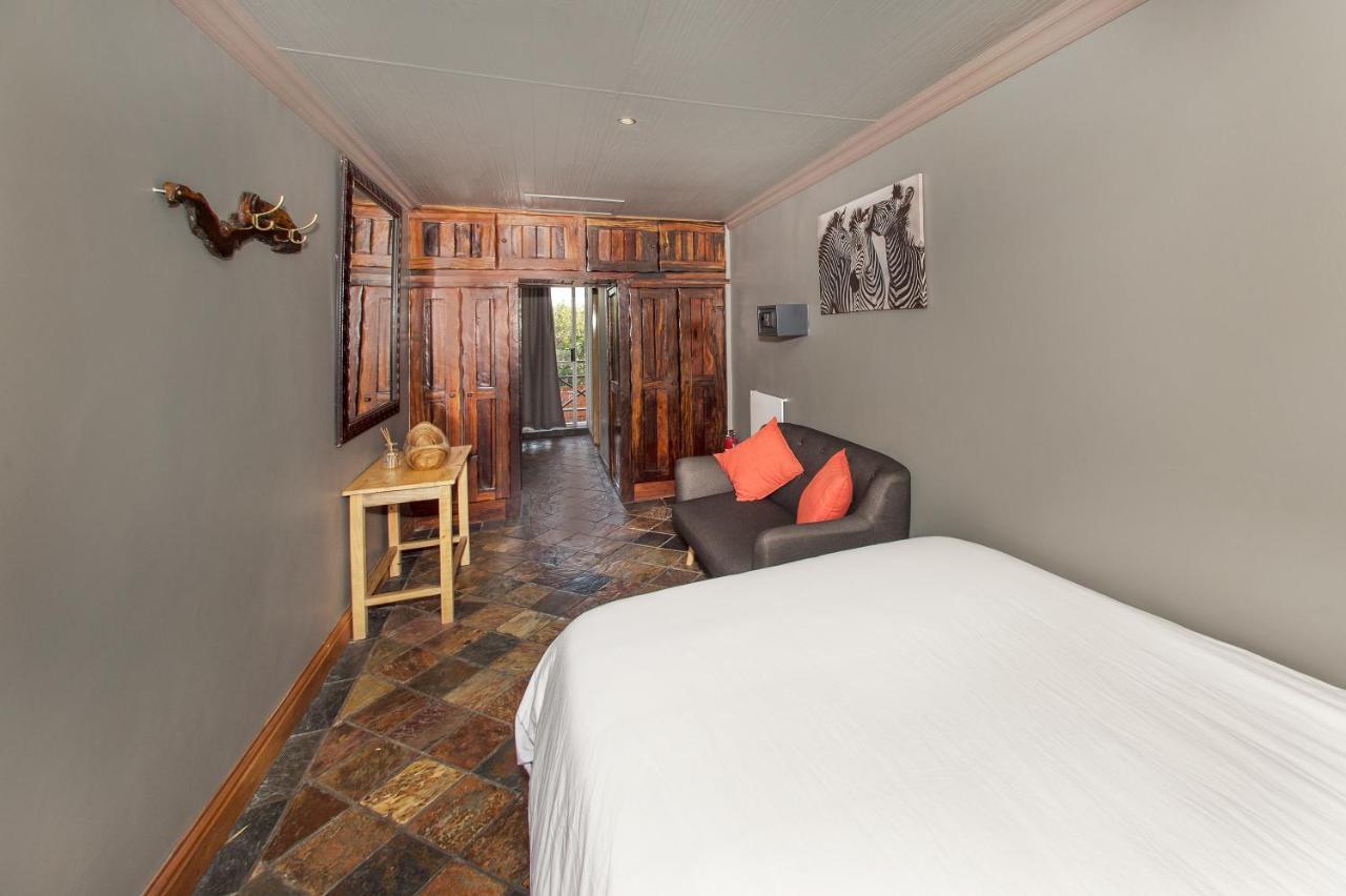 Lungile Backpackers Lodge Humewood Экстерьер фото